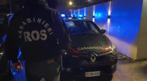 Operazione anticamorra, arrestati 27 appartenenti al clan Di Lauro