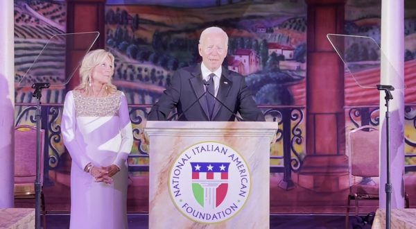 Usa, Biden a sorpresa al gala della Niaf