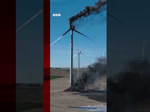 Wind turbine blade falls to the ground in Iowa, starting a fire. #Shorts #Iowa #BBCNews