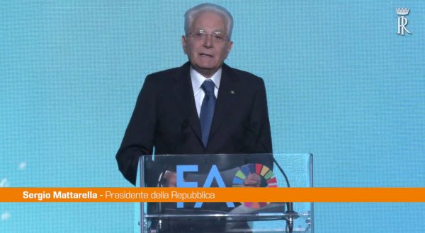 Mattarella “Un delitto rendere cibo e acqua strumenti di guerra”