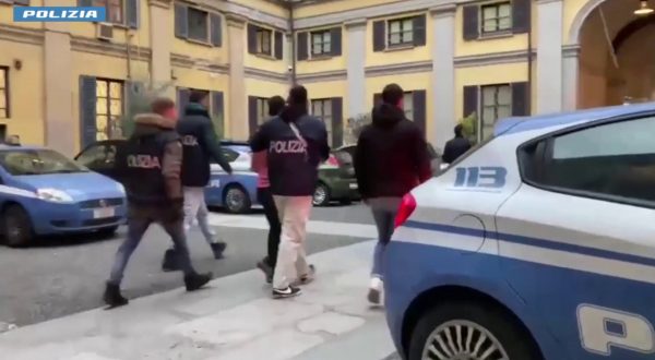 Milano, a Rogoredo 5 arresti e un chilo e mezzo di droga sequestrata