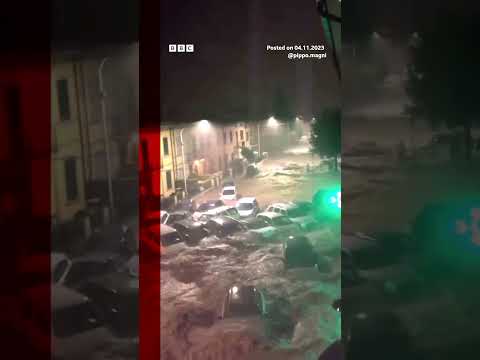 Cars are washed away in Italy as Storm Ciarán brings heavy rain. #StormCiaran #Tuscany #BBCNews