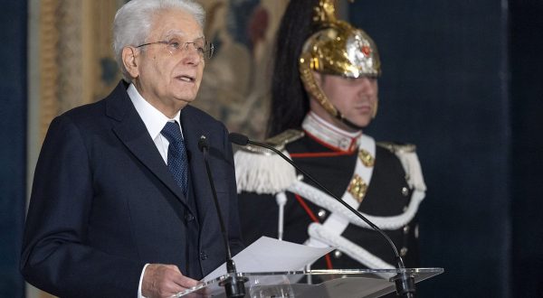 Mattarella “Fiducia nell’Italia, ha risorse per affrontare tempo nuovo”