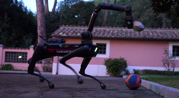 Arruolato “Saetta”, primo cane robot dei Carabinieri