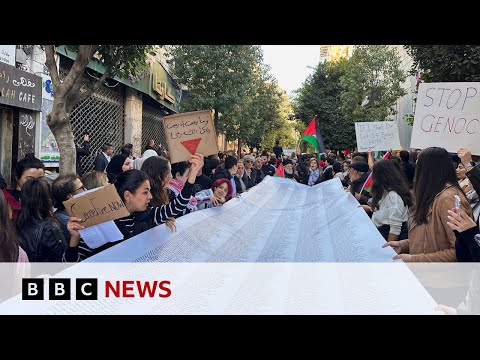 Palestinians in West Bank call for ceasefire | BBC News