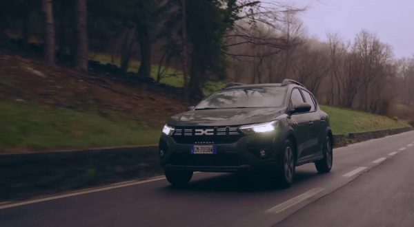 Dacia Duster cambia pelle, ora anche ibrido