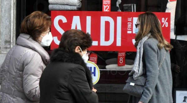 Federconsumatori “In Sicilia per i saldi si spenderà meno dell’anno scorso”