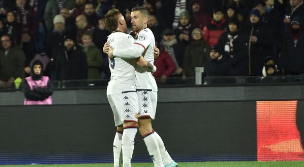 Il Genoa vince 2-1 in rimonta a Salerno