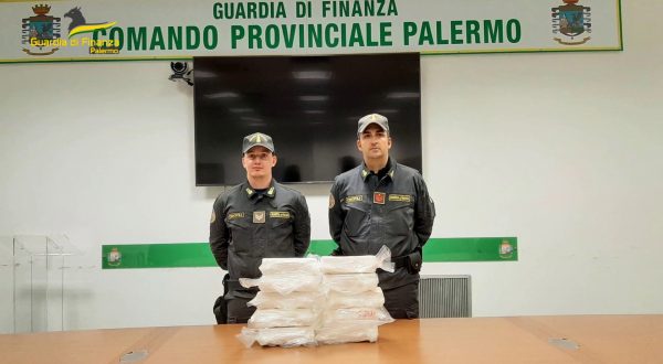 Sequestrati 11 chili di cocaina nel Palermitano, arrestato corriere