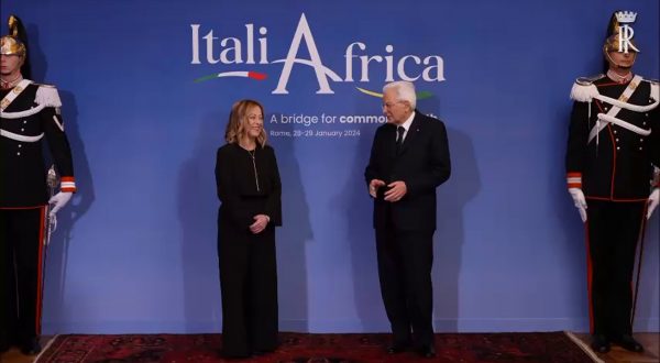 Mattarella apre vertice Italia-Africa “Amicizia salda e sincera”