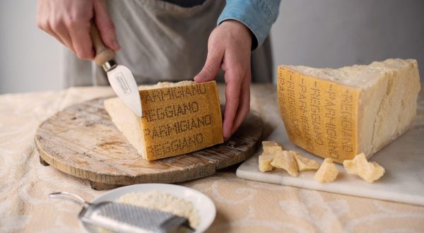 Parmigiano Reggiano torna a Taste con un focus sulle lunghe stagionature