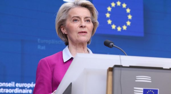 Pesticidi, von der Leyen ritira la proposta di regolamento UE