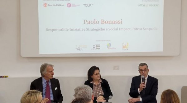 Povertà educativa femminile, il progetto Futura fa tappa a Napoli