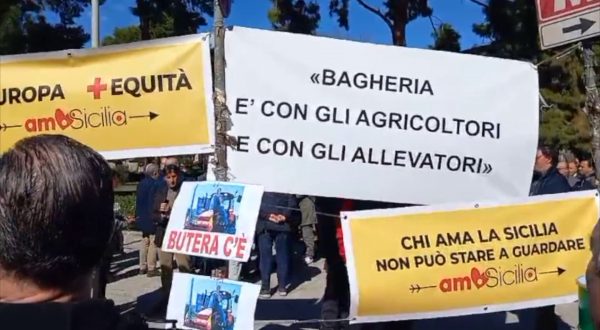 Agricoltori protestano a Palermo, sit-in davanti sede Regione