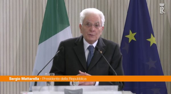 Mattarella “Urgente definire nuovo patto Ue per l’immigrazione”