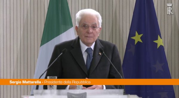 Mattarella “L’Ue fa bene a mantenere saldo il sostegno all’Ucraina”