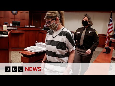 Jennifer Crumbley: Mother of US school shooter testifies at own trial | BBC News