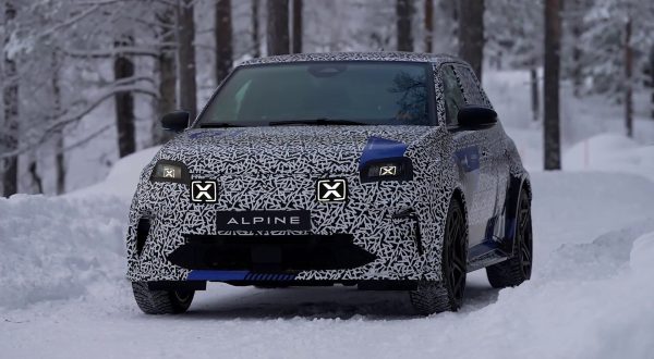 L’Alpine elettrica resiste al freddo polare