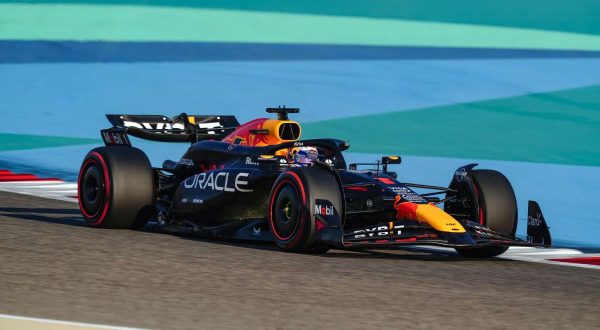 A Verstappen la 1^ pole stagionale in Bahrain, Leclerc 2°