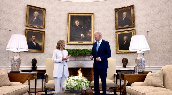 Meloni a Biden “G7 concreto, in Medio Oriente sostegno a mediazione Usa”