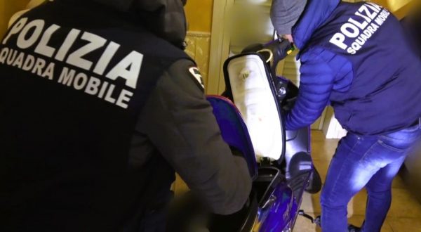 Droga ed estorsioni a Caltanissetta, 10 arresti