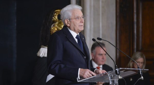 Mattarella “La solidarietà costruisce il futuro, egoismo crea povertà”