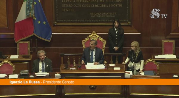 Gli auguri di La Russa ai senatori “Pasqua sia una festa di pace”