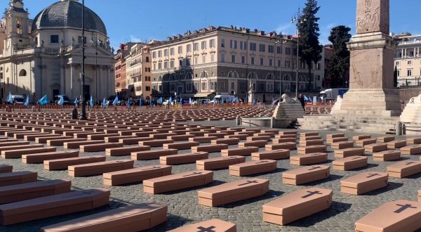 Morti sul lavoro, mille bare in piazza del Popolo a Roma