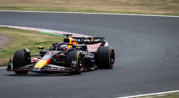 Poker di pole per Verstappen, Sainz 4° in griglia a Suzuka