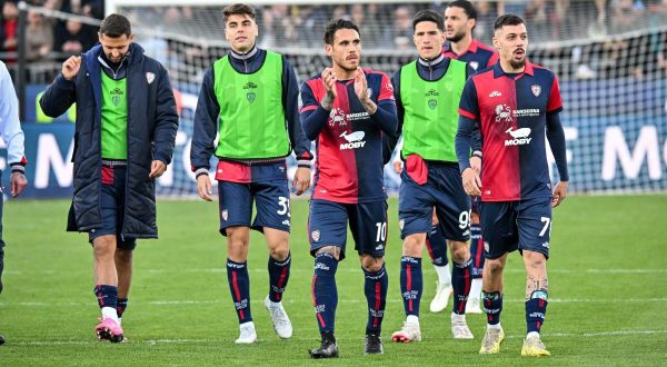 Altra rimonta del Cagliari, battuta 2-1 l’Atalanta