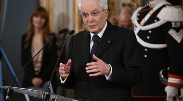 Mattarella “Politiche abitative, fiscali e sociali sono fondamentali”