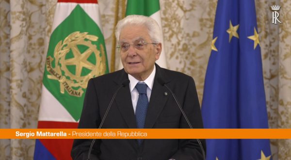 Mattarella “Polizia coniuga diritto a manifestare con sicurezza”