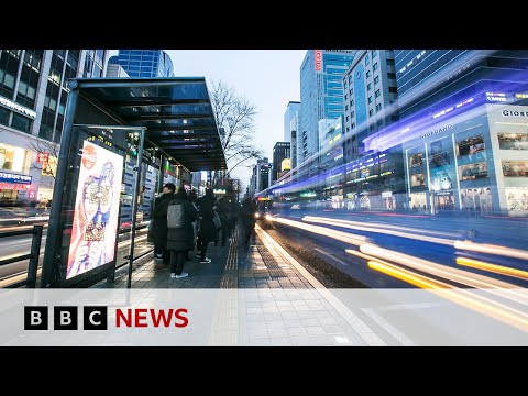 South Korea: Self-driving night buses on streets of Seoul | BBC News