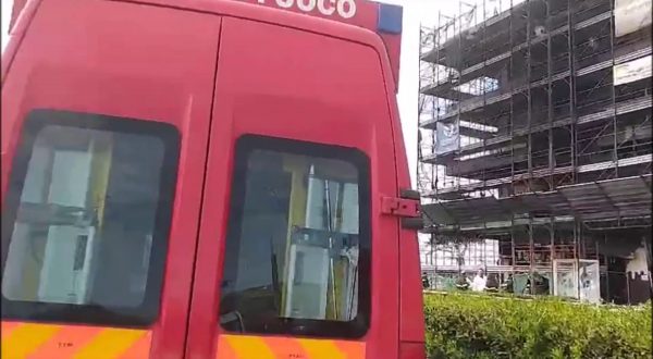 Incendio in un bar sul lungomare di Catania