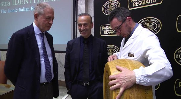 Il Consorzio del Parmigiano Reggiano celebra i 90 anni al Mimit