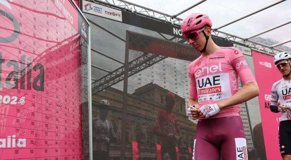 Pogacar padrone del Giro, vince anche l’ottava tappa