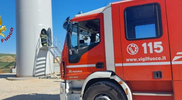 Incidenti lavoro, morto operaio caduto da pala eolica nel trapanese