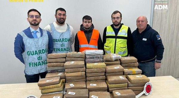 Sequestrati 116 kg di cocaina nell’interporto di Vado Ligure