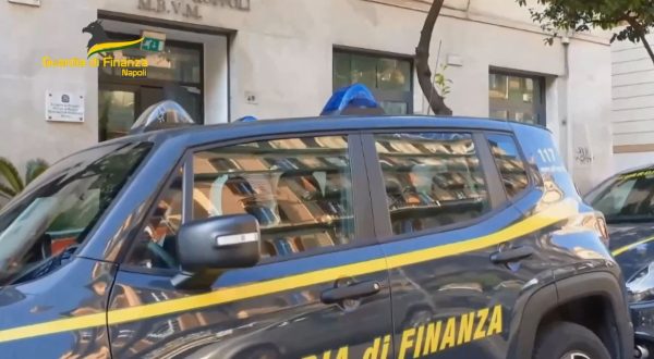 Camorra e riciclaggio, 5 arresti e sequestri per 3,5 mln a Napoli