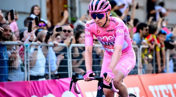 Pogacar vince anche la 16^ tappa e fa cinquina al Giro