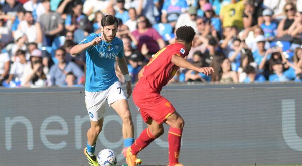 Il Napoli chiude fra i fischi, 0-0 col Lecce e addio Europa