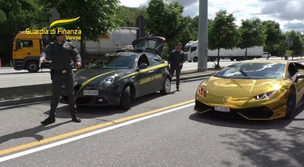 Scoperto contrabbando di supercar, sequestrate Lamborghini e McLaren