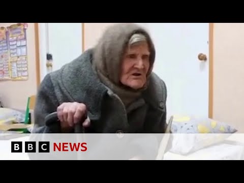 Ukraine war: 98-year-old Ukrainian says she walked miles alone through Russian territory | BBC News