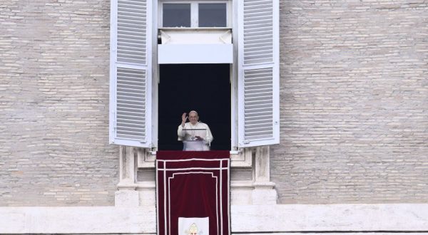 Papa “Agire con ogni mezzo per soccorrere popolazione stremata Gaza”