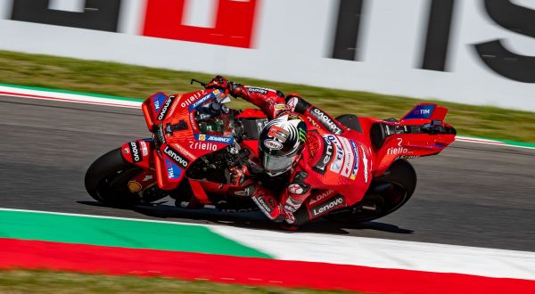 Bagnaia domina la sprint di Assen e si avvicina a Martin