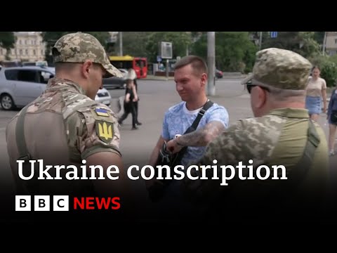 Conscription squads send Ukrainian men into hiding | BBC News