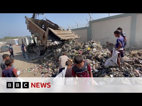 Gazans living alongside rotting rubbish and rodents | BBC News