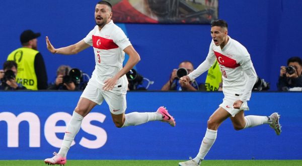 Demiral regala i quarti alla Turchia di Montella, Austria battuta 2-1