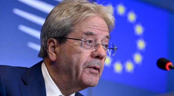 Ue, Gentiloni “Italia contribuisca al riscatto europeo”