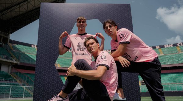 Il Palermo presenta la nuova maglia a New York